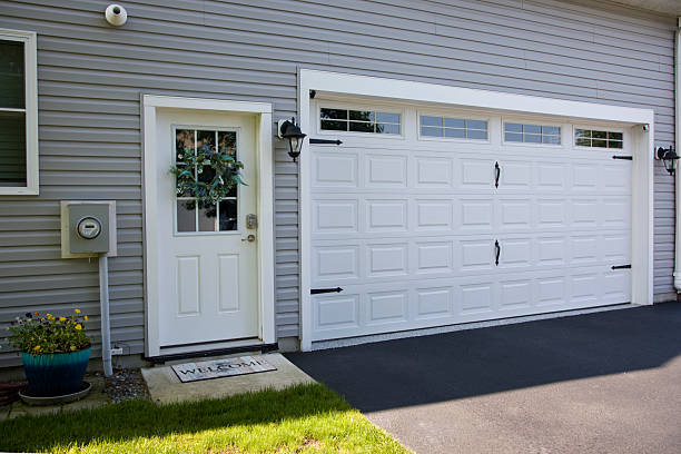 24/7 Emergency Garage Door Panel Replacement experts in Lathrop, MO